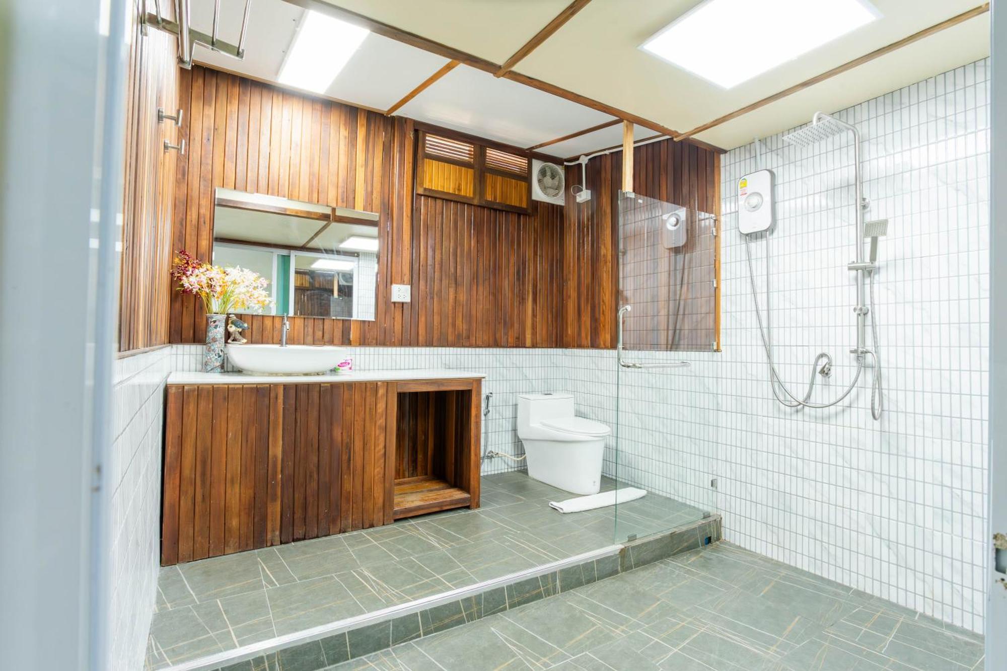 Varni Homestay Phatthalung Exteriör bild